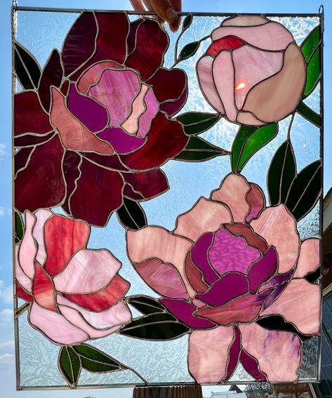 Spotify Windows, Diy Sun Catcher, Stained Glass Business, June Crafts, Stained Glass Sun Catchers, Window Stained, Glass Creations, Stained Glass Pattern, Tiffany Glass