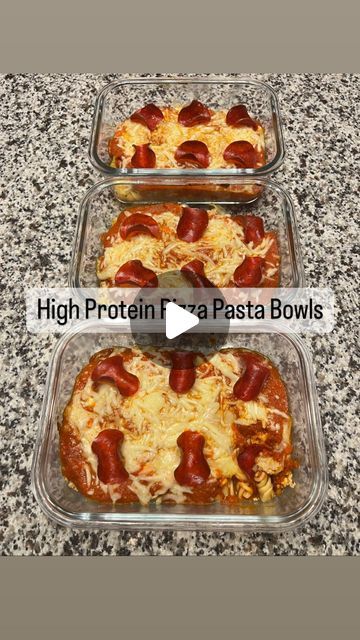 Meal Prep Pizza Bowl, Pizza Bowl Meal Prep, Single Serve High Protein Meals, High Protein Shredded Chicken Recipes, High Protein Pizza Bowl, What To Cook When You Have No Food, Low Cal High Protein Meal Prep, High Protein Pasta Meals, Work Lunch Meal Prep Clean Eating