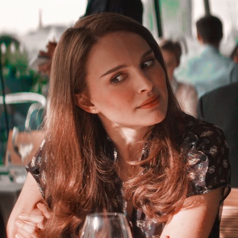 Jane foster l icon Natalie Portman Jane Foster, Jane Foster Aesthetic, Thor Pfp, Pfp Marvel, Marvel Pfp, Lady Thor, Fem Icons, L Icon, Dark Kingdom