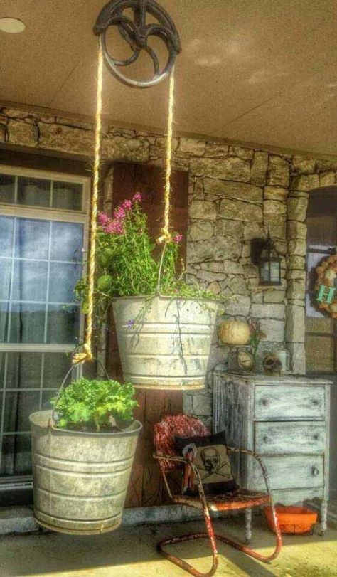 Garden Diy Decoration Ideas, Veranda Design, Bucket Ideas, Galvanized Tub, Container Ideas, Funky Junk Interiors, Flowers Ideas, Diy Gardening, Container Garden