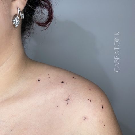 Sparkle Tattoo Ideas Shoulder, Star Freckle Tattoo Shoulder, Sparkle On Shoulder Tattoo, Starry Shoulder Tattoo, Tiny Stars Tattoo Shoulder, Constellation Shoulder Tattoo, Shoulder Stars Tattoo, Shoulder Tattoos For Women Stars, Shoulder Sparkle Tattoo