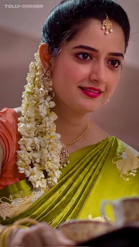 Ashika Ranganath Saree, Aashika Ranganath, Ashika Ranganath, Actress Hairstyles, Actress Without Makeup, Arabian Beauty Women, Beauty Face Women, Indian Actress Hot Pics, Beautiful Smile Women