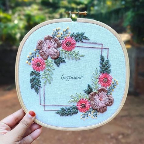 Hoop Embroidery Pattern Free, Floral Embroidery Patterns Free, Embroidery Tutorial Video, Flower Embroidery Tutorial, Hoop Art Embroidery, Hand Embroidery Patterns Free, Cross Stitch Quotes, Simple Hand Embroidery Patterns, Diy Embroidery Designs