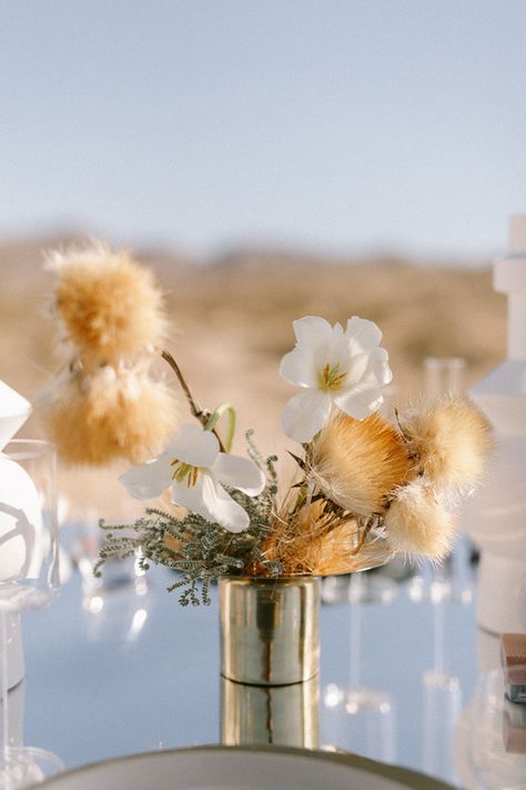 Modern minimalist earth tone wedding in the desert Rust Blush Wedding, Southwest Wedding Invitations, Minimal Editorial, Marfa Wedding, Earth Tone Wedding, Botanical Wedding Inspiration, Blush Wedding Colors, Tree Wedding Invitations, Joshua Tree Wedding