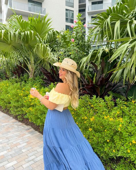 Maxi skirts all summer long 🌼🦋 . . . Pinterest girl, Pinterest aesthetic, minimal style, outfit inspo, outfit ideas, style inspiration, colorful outfit, summer outfit, summer outfit inspo #pinterestgirl #pinterestaesthetic #minimalstyle #casualstyle #outfitinspo #summerstyle #outiftideas #casualstyle #ａｅｓｔｈｅｔｉｃ Pinterest Girls, Colourful Outfits, Minimal Fashion, Casual Style, Maxi Skirt, Summer Outfits, Summer Fashion, Outfit Inspo, Style Inspiration