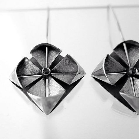 Origami-inspired Silver Earrings by Mayumi Origami Mosaic Earrings, Origami Earrings, Jewelry Giveaway, Origami Necklace, Origami Jewelry, Cube Necklace, Spike Necklace, Spike Earrings, Paper Jewelry