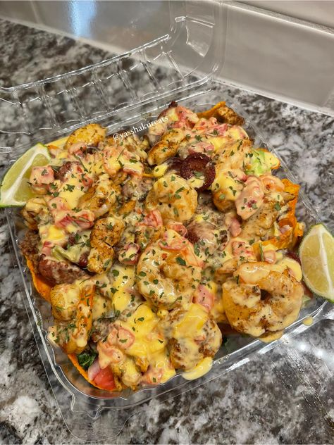 Yasmen Thompson - 3 way loaded nachos 😩🤧🤧 Shrimp,... Loaded Shrimp Nachos, Gourmet Nachos, Dorito Nachos, Bratwurst Dinner, Seafood Nachos, Loaded Nachos Recipe, Shrimp Nachos, Steak Nachos, Nacho Taco