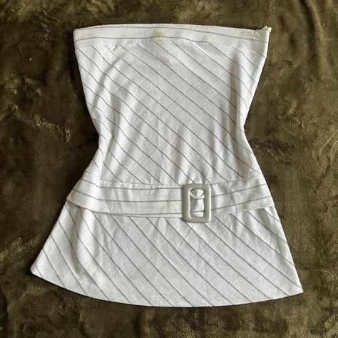 Mcbling buckle tube top. White with silver stripes.... - Depop Tube Top Aesthetic, Mcbling Outfits, 2000s Trashy, Uni Fits, Sweet November, Grunge 2000s, Striped Tube Top, Tøp Aesthetic, Y2k Clothes