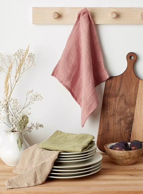 Circle Kitchen, Linen Accessories, Botanical Dye, Botanical Dyeing, Cleaning Cloths, Linen Kitchen Towels, Functional Kitchen, Kitchen Linens, Table Accessories