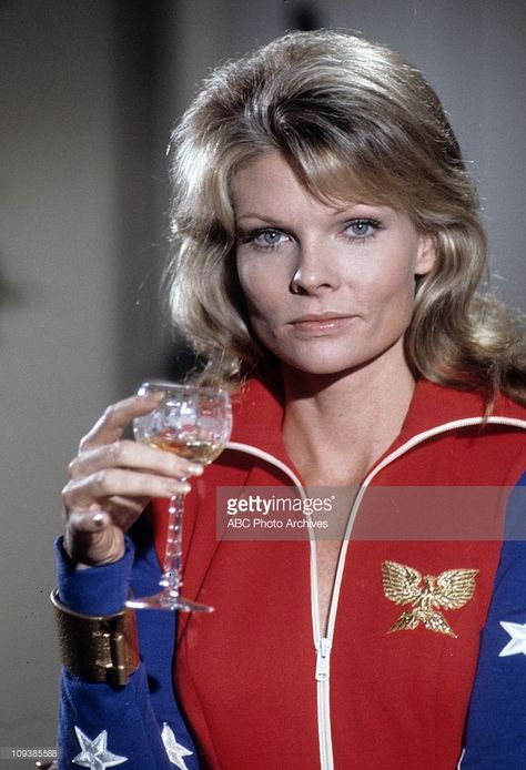 Cathy Lee Crosby, Kathryn Erbe, Heroes Tv Series, Abc Photo, Batman Comic Books, The Virginian, Woman Movie, Tv Host, Tv Movie