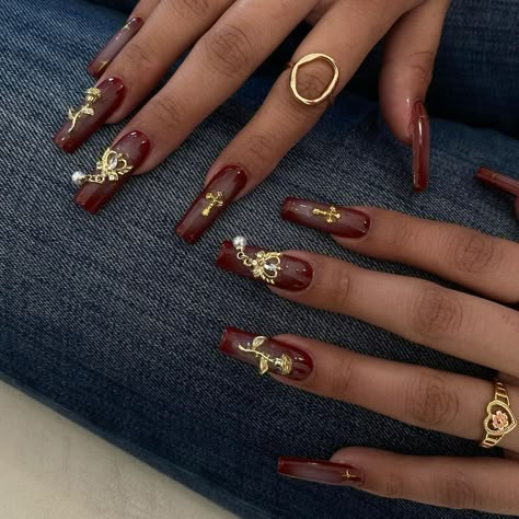 Gel X | Bell Gardens Ca.˚✧₊ | Red & gold combo⚜️ #losangelescounty #bellgardens #longsquarenails | Instagram Nails Ideas Red And Gold, Red Gold Nails Acrylic, Red Charm Nails, Red Nails With Jewels, Red Gold Nail Art, Nails Red With Gold, Red With Gold Nails, Red Gel Nails Ideas, Gold And Red Aesthetic