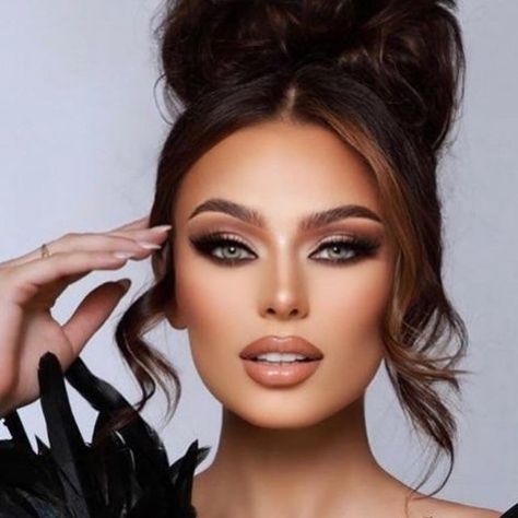 BQG | The Pageant Resource on Instagram Pageant Makeup For Brunettes Green Eyes, Pageant Glam Makeup, Pagent Make Up, Pageant Headshot Makeup, Miss America Makeup, Miss Usa Makeup, Pageant Makeup For Brunettes, Pagent Makeup, Pagent Makeup Miss Usa