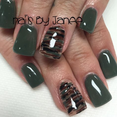 Camo Dip Nails, Camoflauge Nail Designs, Camoflauge Nails, Hunting Nail Designs, Hunting Nails, Camo Nail Designs, Army Nails, Camo Nails, Season Nails