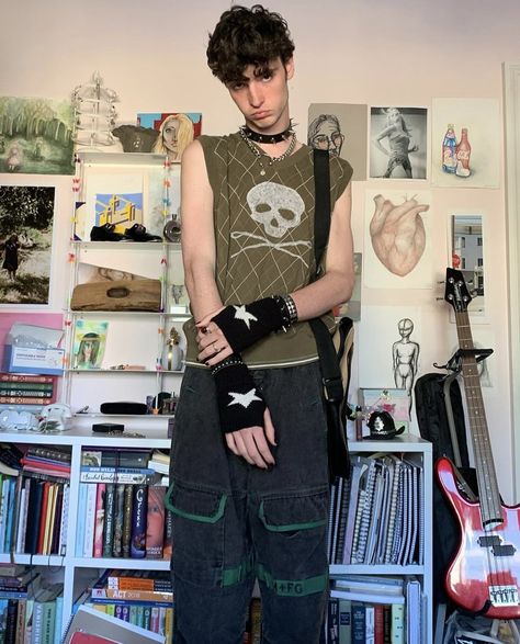 Y2k Grunge Fits Men, Y2k Men Summer, Grunge Summer Outfits Men, Crowcore Outfit, Summer Goth Outfits, Alt Summer Outfits, Grunge Summer, Y2k Outfits Men, Summer Grunge