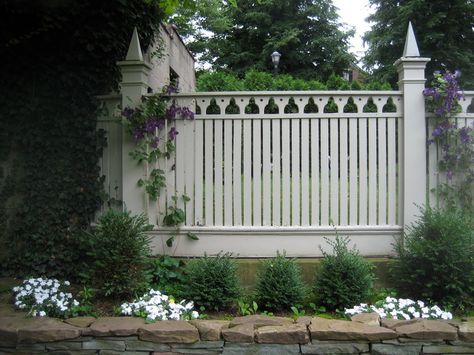 Victorian Privacy Fence, Gothic Fence Ideas, French Trellis, Gothic Fence, Front Fences, Garden Hill, River Garden, Wood Fence Design, Wood Fences