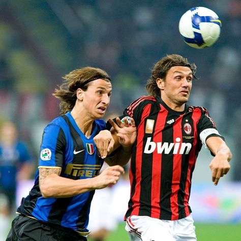 Paolo Maldini, Zlatan Ibrahimović, Football Pictures, Ac Milan, Ronaldo, Milan, Sports Jersey, Soccer, Kiss