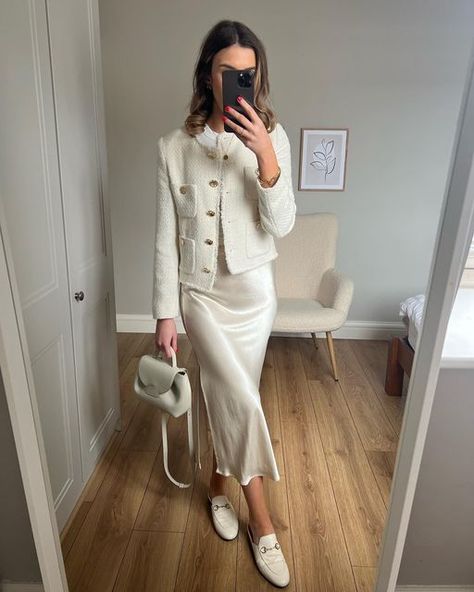 Deirdre Phelan on Instagram: "A better look at the outfits from my “ways to wear a satin skirt” all outfits are linked on my story🥰 Have a lovely Friday! ❤️ • • • #minimal style #whowhatwearing #ootdgals #neutralstyle #streetstyleinspo #styling #outfitdetails #satinskirt #londonblogger #anotheroutfitpost #waystowear #outfitinspiration #styleblogger #ootdmagazine #outfitideas #discoverunder200k #stylingreel #ootd #zara" Zara Satin Skirt, Classy Satin Skirt Outfit, Off White Satin Skirt Outfit, Satin Skirt Formal Outfit, Satin Skirt Wedding Guest, Zara Outfit 2024, Silk Skirt Outfit Classy, White Satin Skirt Outfit, Satin Skirt Outfit Classy