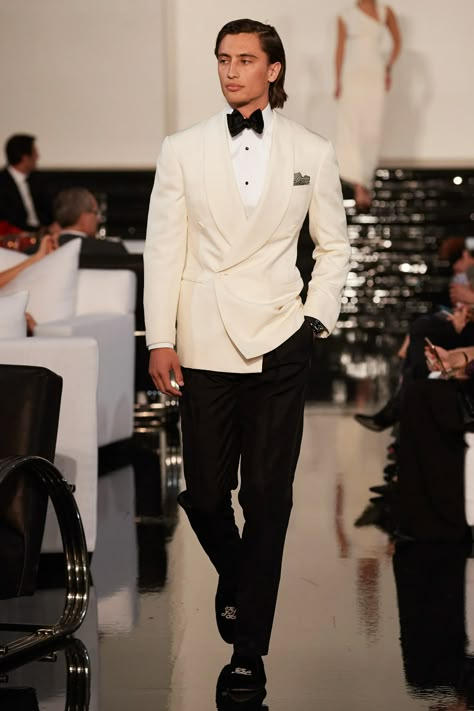 White Tuxedo Wedding, White Tux, Suits Groom, Wedding Tux, Ralph Lauren Suits, Stylish Mens Suits, Ralph Lauren Fall, Classy Suits, White Tuxedo