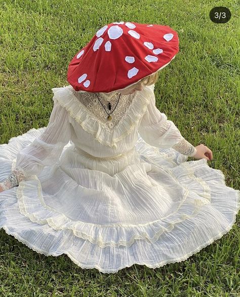 Mushroom Outfit, Styl Grunge, Mushroom Costume, Fair Outfits, Mushroom Hat, Mushroom Fairy, Cottagecore Outfits, Aesthetic Stuff, Fantasy Costumes