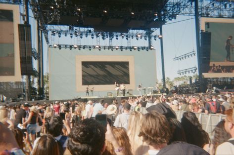 Concert crowd festival Festival Film Photography, Concert Film Photography, Coachella Photography, Coachella Pictures, Music Festival Aesthetic, Orange Rabbit, 60s Films, Coachella Concert, Before Trilogy