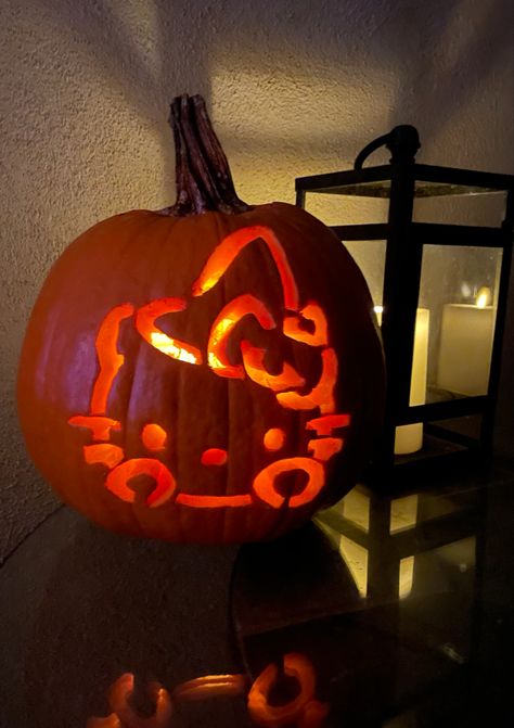 Funny Pumkin Carving Ideas Easy Cute, Pumpkin Carving Ideas Two Pumpkins, Halloween Punkin Ideas Easy, Punkin Design Ideas, Pumpkin Carves Ideas, Halloween Pumpkins Hello Kitty, Cute Halloween Carving Ideas, Pumkin Carving Ideas Hello Kitty, Carved Pumkins Ideas Cute