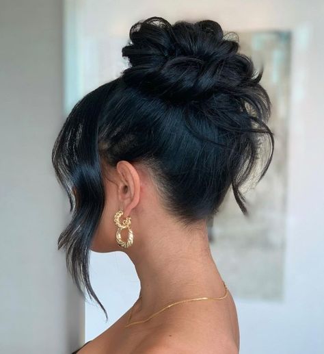 Easy Twisted Crown Bun for Long Hair Bridesmaid Hair Inspo, Cute Bun Hairstyles, Bridesmaid Updo, Wedding Bun Hairstyles, Guest Hair, Bridesmaid Hair Makeup, Easy Hair Updos, Trendy Hairstyle, Bun Hairstyle