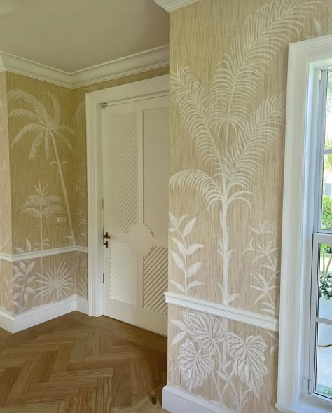 Island Palm Wallpaper Serena And Lily, Office Tropical Design, Tommy Bahama Aesthetic, Colonial Style Wallpaper, British Colonial Wallpaper, Old Florida Decor Interior Design, Palm Beach Wallpaper, Tropical Hallway, Caribbean Interior Design