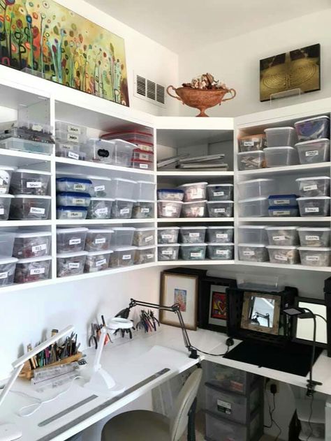 jewelry making station Jewelry Making Studio Ideas Work Spaces, Jewelry Making Table, Jewelry Making Craft Room Ideas, Jewelry Making Station, Jewelry Studio Workspaces, Jewelry Maker Studio, Jewelry Making Organization, Lego Workstation, Jewelry Studio Space