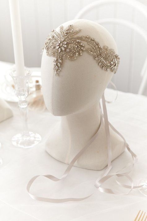 Gatsby Bride Hairstyles, Vintage Headpiece Wedding, Gatsby Bride, Brides Accessories, Art Deco Bride, Look Gatsby, 1920's Party, Art Deco Headpiece, Jewelled Headpiece