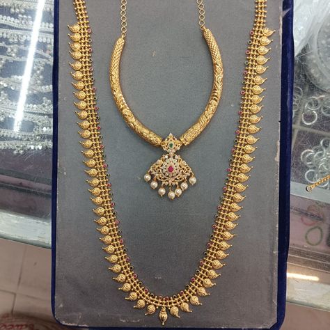 Mango Gold Necklace, Gold Necklace And Haram Sets, Gold Kante Necklace Designs, Mango Haram Designs With Grams, Kante Gold Necklaces, Kanti Designs, 50grams Gold Haram, Mango Haram Designs, Gold Haram Designs