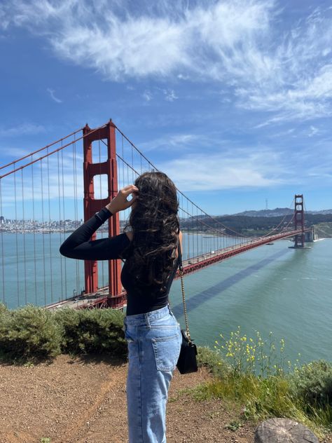 Sf Outfit San Francisco Spring, San Fran Outfits, San Fransisco Girl Aesthetic, Outfit For San Francisco, Sanfransico California Outfit, San Francisco Instagram Pictures, San Francisco Outfits Spring, Outfits For San Francisco, San Francisco Photo Ideas