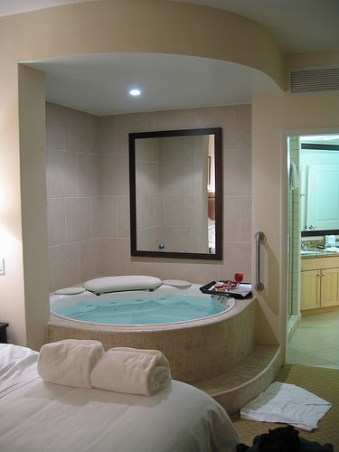 Dream Jacuzzi Tub Bedroom Bathtub Ideas, Bathtub In Bedroom Ideas, Tub In Bedroom, Bedroom With Jacuzzi, Bathroom Interior With Jacuzzi, Bedroom Tub, Bathroom Jacuzzi Tub Ideas, Giant Bathtub, Jaccuzi Tub Bathroom Jacuzzi