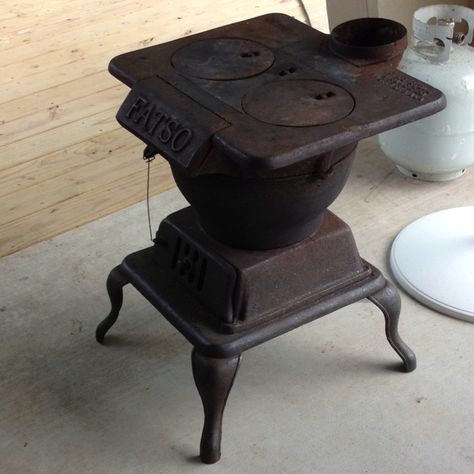 Wood burning stove Antique Cast Iron Stove, Coal Burning Stove, Wood Burning Cook Stove, Old Stove, Cast Iron Stove, Antique Stove, Cooking Stove, Antique Cast Iron, Cowboy Art