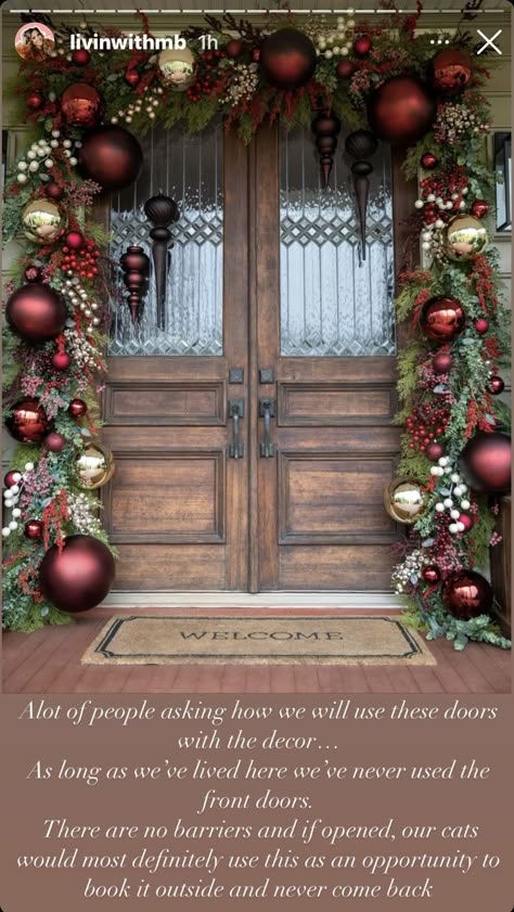 Outdoor Xmas Garland Ideas, Outdoor Swags Christmas, Hall Tree Christmas Decor, Christmas Decoration For Chandelier, Xmas Garland Ideas Front Doors, Arch Way Christmas Decorations, Upscale Christmas Decor, Elegant Outdoor Christmas Decorations, Christmas Arbor