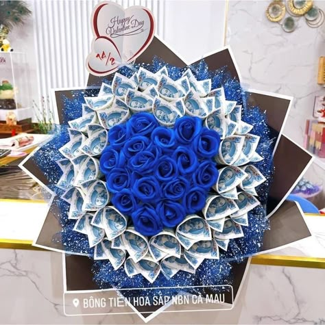 Blue Money Bouquet, Men Money Bouquet, Money Bouquet For Men, Money Ramo, Money Bouquets, Bouquet Graduation, Money Creation, Man Bouquet, Roses Bouquet Gift