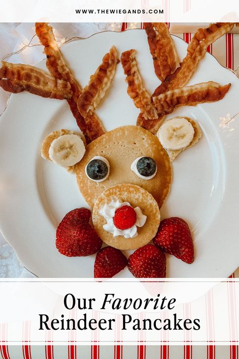 Christmas pancakes are a hit around here! Make these santa and reindeer pancakes for your kiddos! Click over for the recipe! Christmas Day Food, Reindeer Pancakes, Santa Pancakes, Kids Christmas Treats, Christmas Pancakes, Christmas Potluck, Xmas Treats, Cupcake Shops, Christmas Brunch