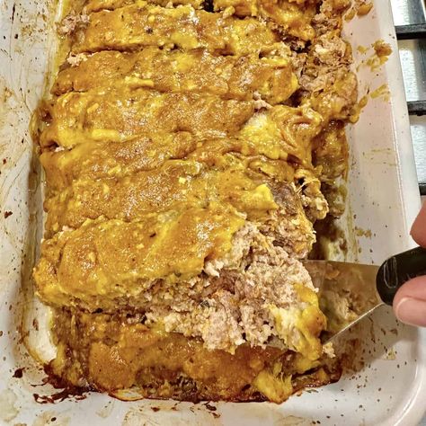 No Ketchup Meatloaf, Meatloaf Sauce Recipe, Ketchup Meatloaf, Frozen Meatloaf, Beef Meatloaf Recipes, Meatloaf Topping, Meatloaf Sauce, Beef Meatloaf, Meatloaf Ingredients