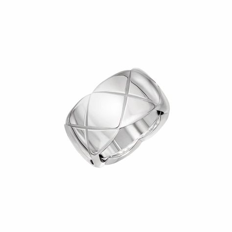 Chanel Makes E-commerce Debut With Net-a-Porter - Fashionista Coco Crush, Geometric Ring, Engagement Ring Sizes, 18k Gold Ring, Chanel Jewelry, Fine Jewelry Collection, Jewelry For Her, Gold Wedding Band, High Jewelry