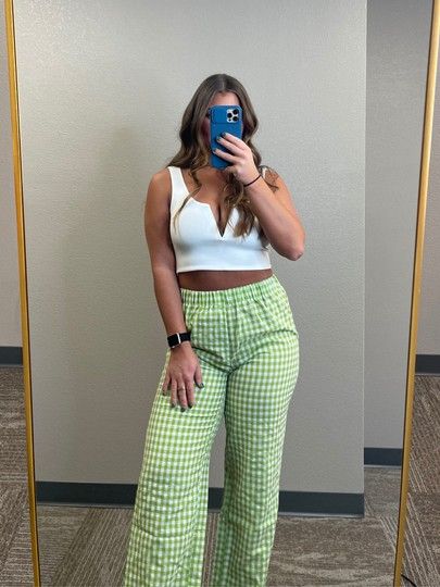 Green Gingham Pants Outfit, Green Plaid Pants Outfit, Green Gingham Pants, Green Plaid Outfit, Green Crop Top Outfit, Checkered Pants Outfit, Green Plaid Pants, Plaid Pants Outfit, Checker Pants