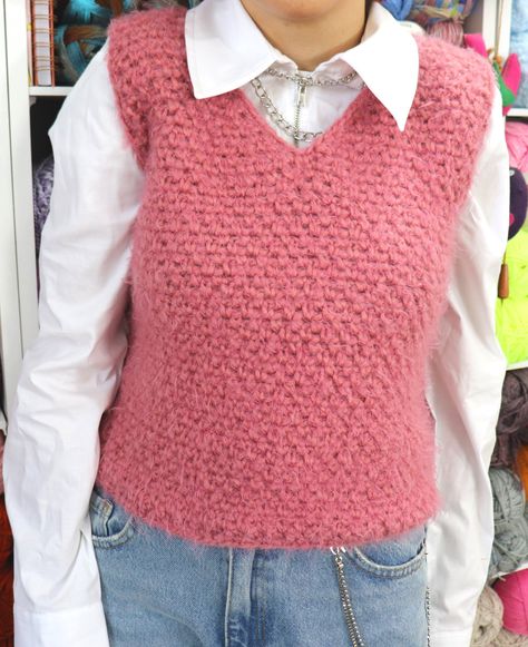 Hi. Today I will show you how to make an easy peasy vest. Free Vest Crochet Patterns, Crochet Vest Pattern Free, Crochet Vests, Crocheted Clothes, Vest Crochet, Crochet Vest Pattern, Crochet Tops Free Patterns, Crochet Vest, Crochet Tops