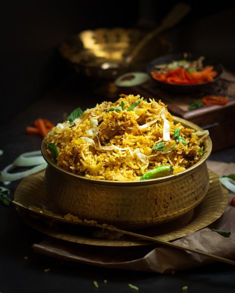 Instant Pot Biryani, Biryani Instant Pot, Chickpea Rice, Vegetarian Biryani, Vegetable Biryani Recipe, Indian Food Photography, Biryani Rice, Veg Biryani, Cooked Cabbage