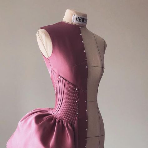 Pink Draping, Volume Dress, Feminine Streetwear, Corset Closure, Modern Corset, Fashion Process, Fashion Draping, Corset Costumes, Geometric Fashion