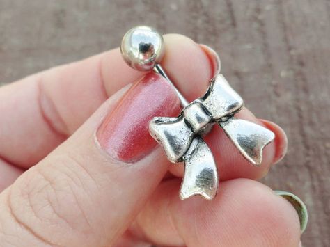 Silver Bow Belly Button Ring Jewelry Belly Piercings, Bellybutton Piercings, Belly Button Piercing Jewelry, Belly Piercing Ring, Belly Piercing Jewelry, Button Piercing, Belly Button Jewelry, Bow Charm, Belly Bar