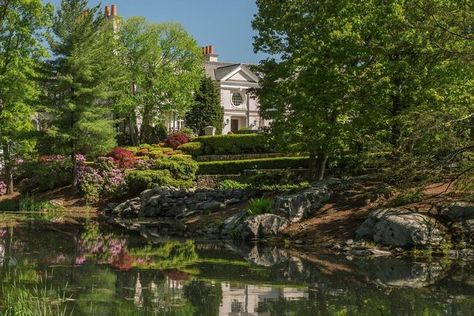 Once Offered for $90M, This Massachusetts Mansion Is Now $38M Mountain View House, Shope Reno Wharton, Mountain View Home, Houses Mansions, Creative Architecture, Chestnut Hill, Expensive Houses, Super Rich, French Country House