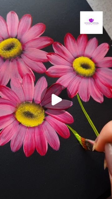 Black Sheet Painting, Painting Flowers Tutorial Step By Step, One Brush Flower Painting, Flat Brush Painting, Floral Painting On Black Background, Round Canvas Painting Flowers, Round Brush Flower Painting, Hand Painted Flower Circle, Quinacridone Magenta