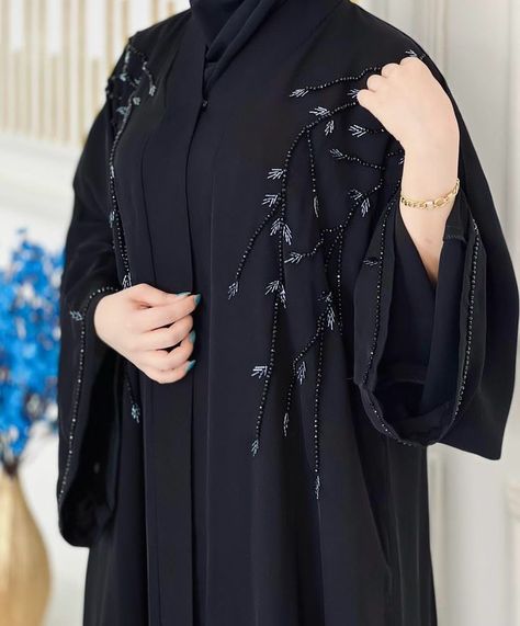 Alaa Abaya Models Black, Arabic Abaya Designs Black, Modern Abaya Designs, Black Abaya Outfit Ideas, Abaya Designs Dubai Modern, Latest Abaya Designs New Ideas, Burqa Design Dubai Abaya, Burqa Design Dubai, Arabic Abaya Designs