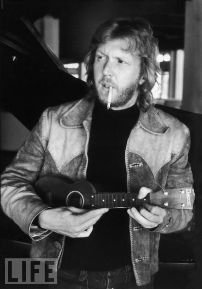 † Harry Nilsson (January 15, 1941 - January 15, 1994) American singer and songwriter, known from his song 'Without you' (Mariah Carey) The Lost Weekend, Harry Nilsson, Rock N Roll Music, Ukelele, Recording Artists, Country Western, Famous Faces, American Singers, Photo Posters