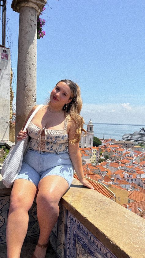 european summer in lisbon portugal Portugal Honeymoon, Cottage Outfits, Greece Vibes, Closet Redo, Portugal Vacation, Spain Trip, Style Muse, Summer Closet, Be Pretty