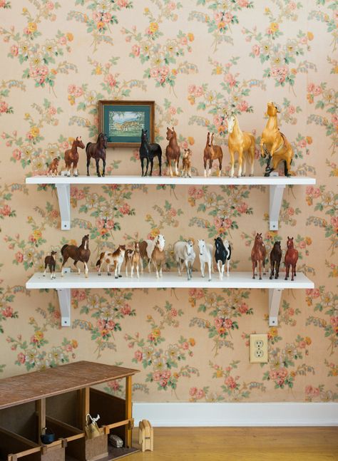 Jodi Mockabee, Girl Horse Room, Horse Girls Bedroom, Horse Themed Bedrooms, Horse Bedroom, Cowgirl Room, Horse Room, Vintage Lights, Vintage Industrial Lighting