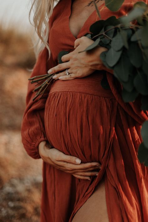 Rust Maternity Dress Photoshoot, Summer Maternity Photoshoot Outfits, Orange Maternity Photoshoot, November Maternity Photoshoot Outfits, October Maternity Photoshoot, October Maternity Shoot, October Maternity Pictures, Fall Pregnancy Photoshoot, Boho Maternity Photoshoot